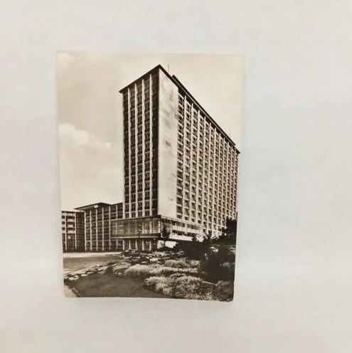​Ansichtskarte-A863-Berlin. Dienstgebäude des Senators für Bau und Wohnungswesen