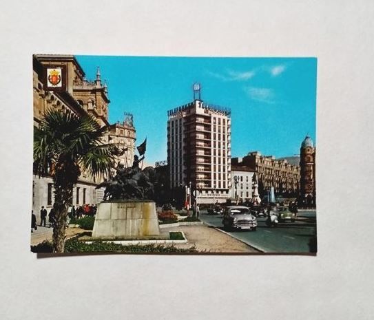 Ak-VALLADOLID. Place Zorrilla.