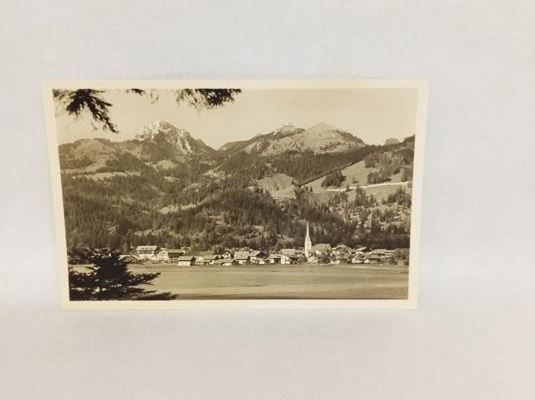 AK. Bayrischzell mit Wendelstein.​Ansichtskarte B69, ungelaufen.