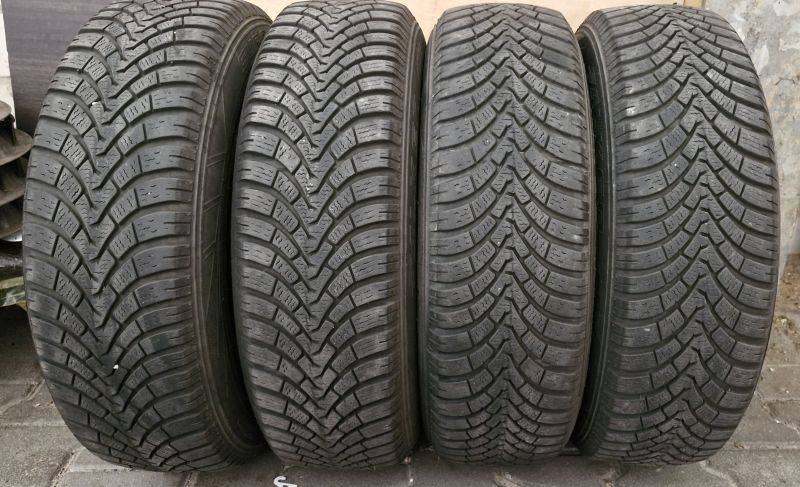 Biete einen Satz (4 Stck) Winterkompletträder f. FIAT 500 ab Bj. 2018