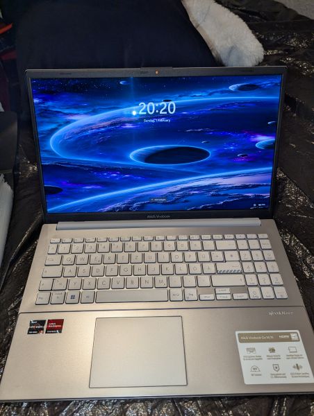 Asus Vivobook 15Go E1504FA-NJ311W 1 Monat Herstellergarantie Ausstellungsgerät