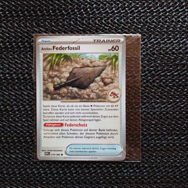 Pokemon Sammelkarte --Antikes Federfossil