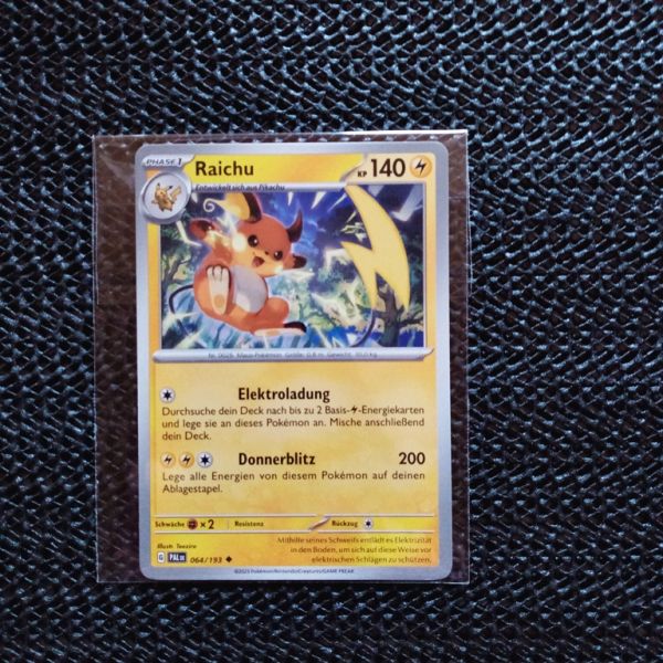 Pokemon Sammelkarte --Raichu-Elektroladung