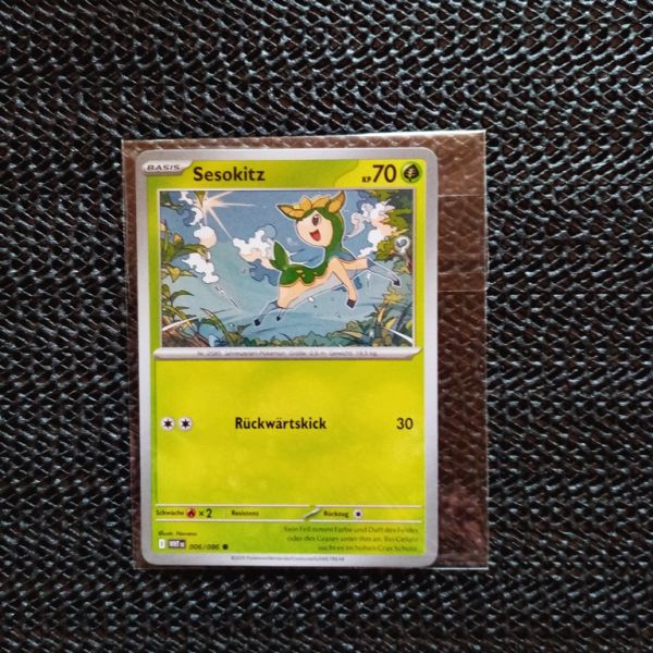 Pokemon Sammelkarte --Sesokitz-Rückwärtskick