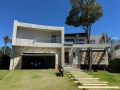 Neubau-Luxus-Villa mit Pool im Raum San Bernardino / Paraguay
